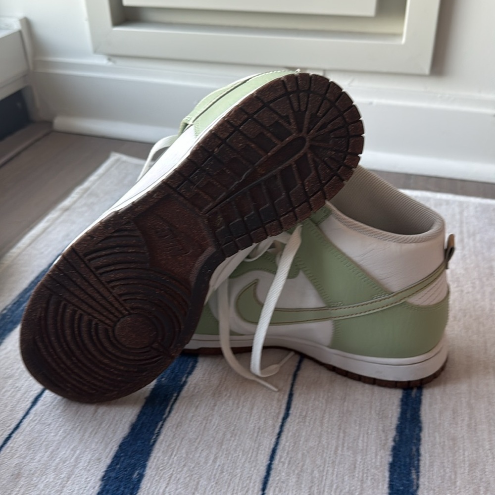 Nike Dunk High - Picture 3 of 5